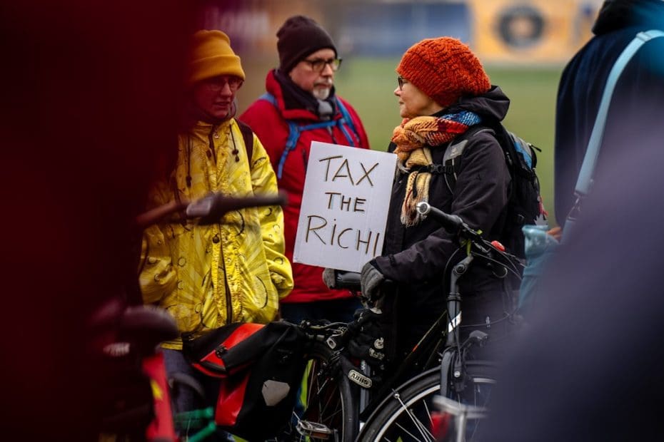 ADA Title II vs Title III — 7 Critical Differences Between ADA Title II vs Title III for Service Dog Access